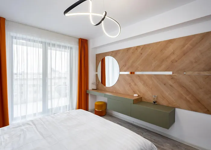 Classy Sassy - Elegant Escape In Timpuri Noi