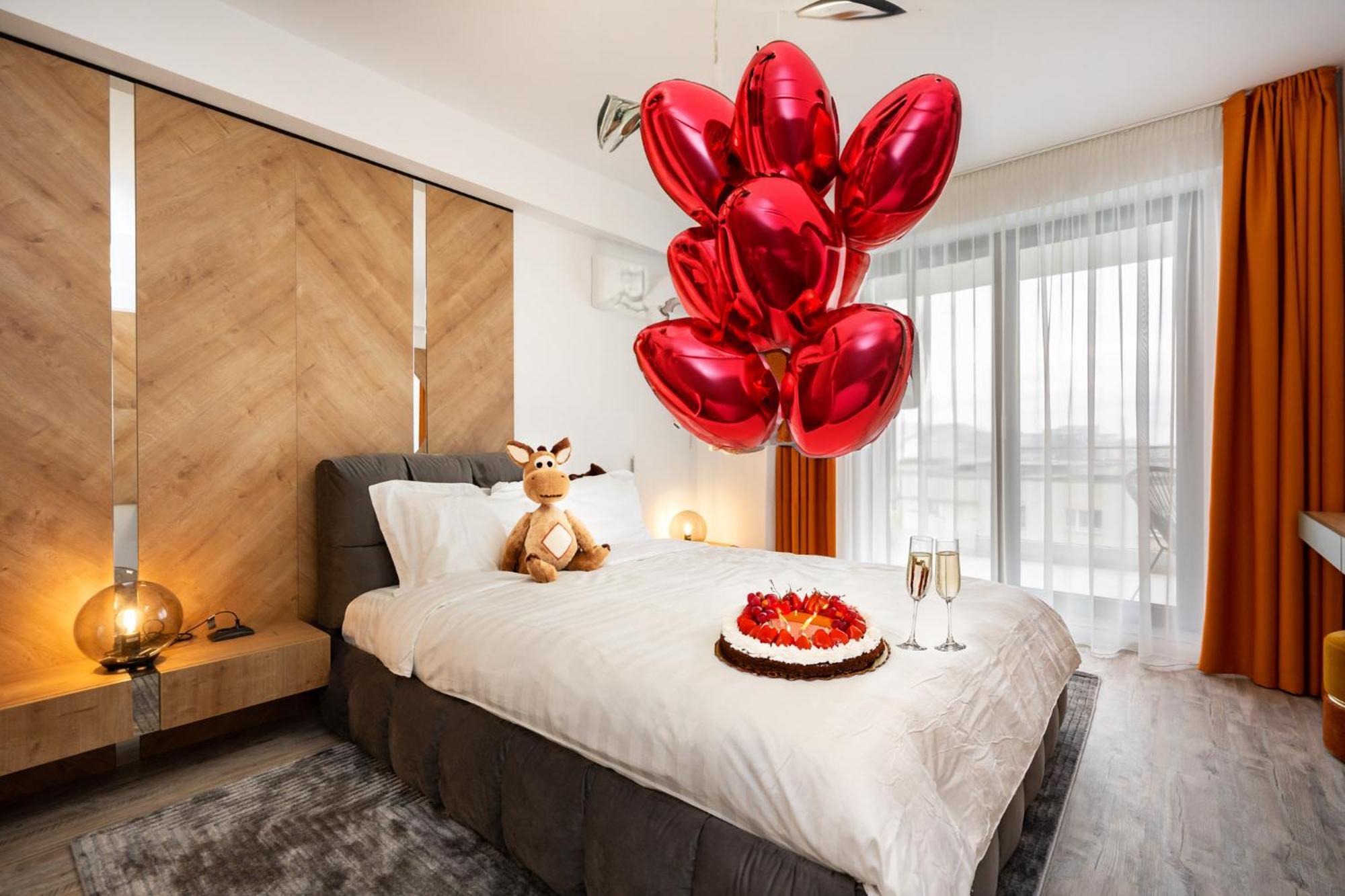 Classy Sassy - Elegant Escape In Timpuri Noi Apartment