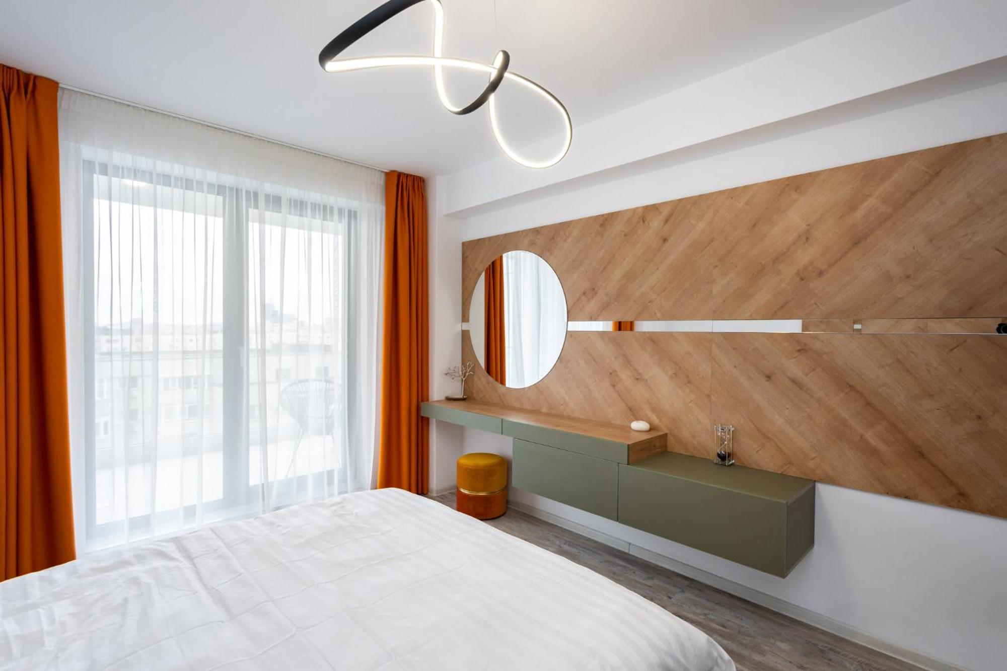 Classy Sassy - Elegant Escape In Timpuri Noi Bucharest