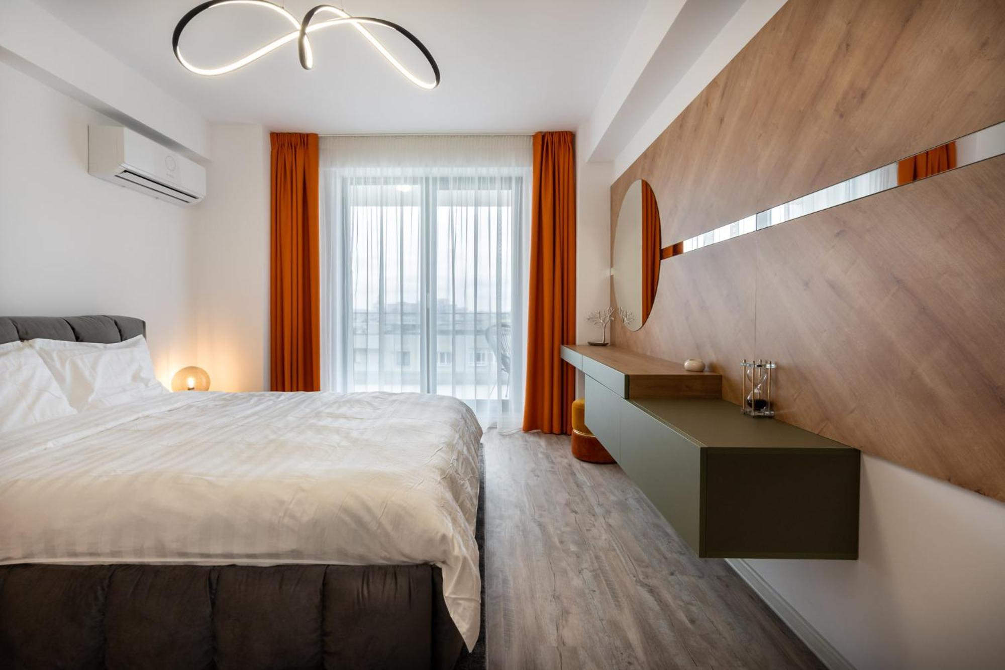 Classy Sassy - Elegant Escape In Timpuri Noi Bucharest