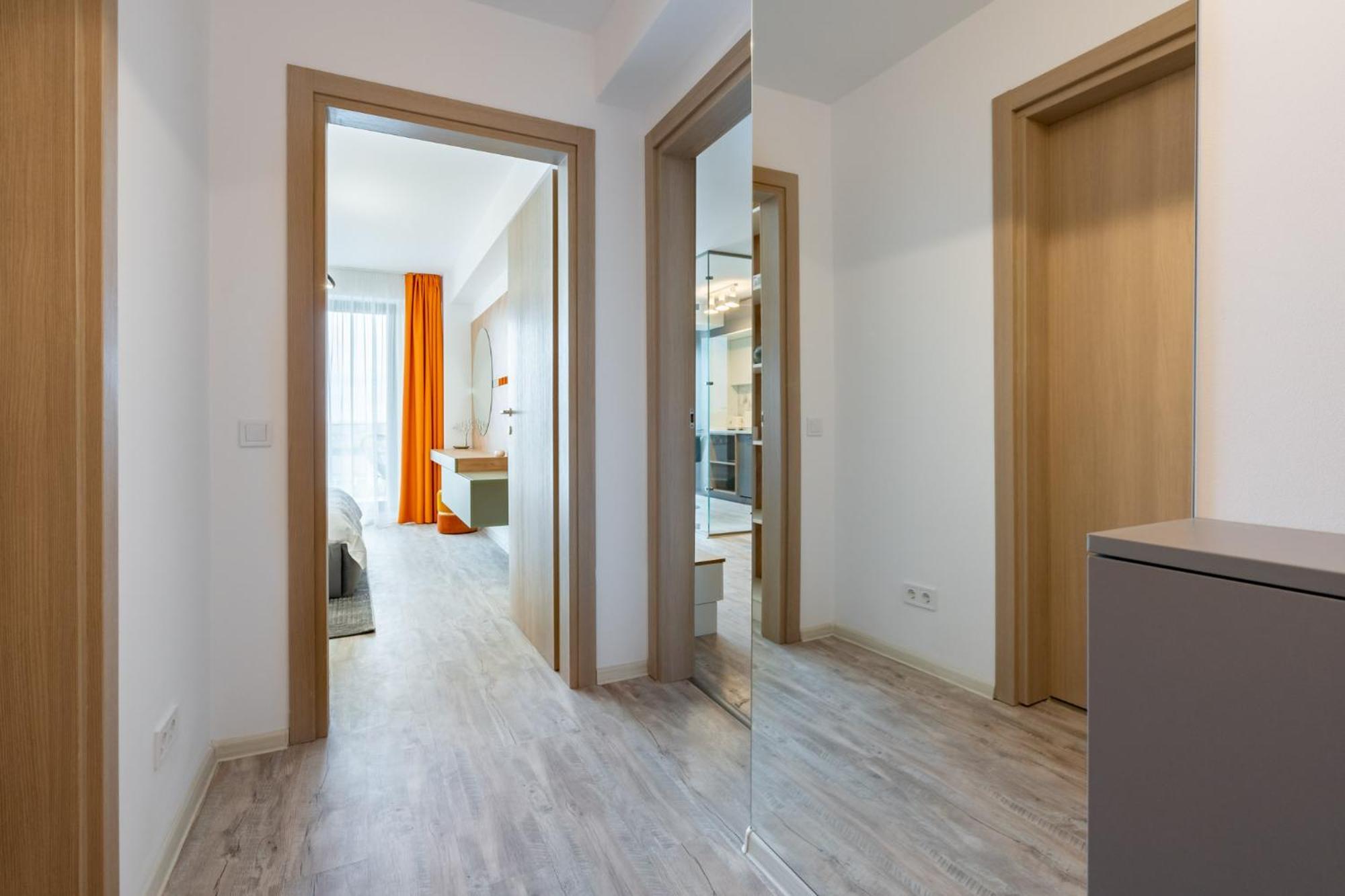 Classy Sassy - Elegant Escape In Timpuri Noi Apartment *